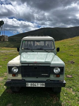 Land Rover Defender 1985