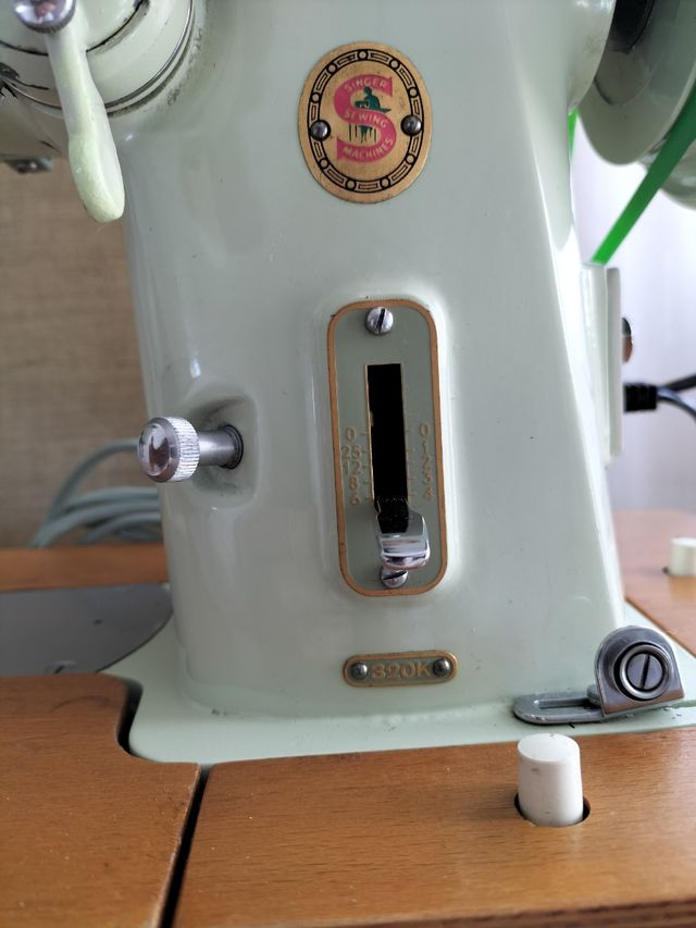 Máquina coser Singer 320K Antigua