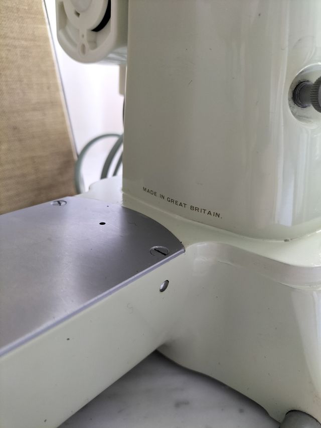 Máquina coser Singer 320K Antigua