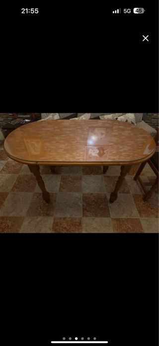 Mesa y sillas