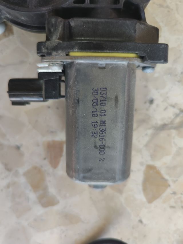 Motor Elevalunas Derecho Dacia Sandero II