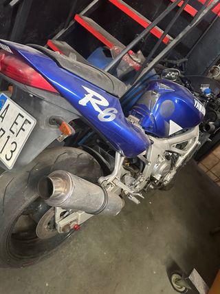Yamaha R6 Motocicleta