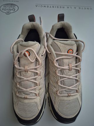 Zapatillas Merrell mujer Goretex Senderismo Beige
