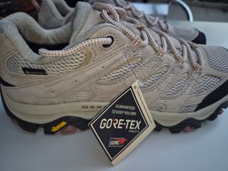 Zapatillas Merrell mujer Goretex Senderismo Beige