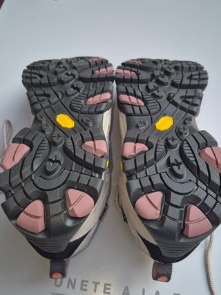 Zapatillas Merrell mujer Goretex Senderismo Beige