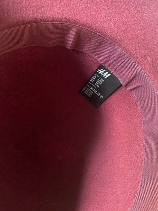Sombrero burdeos ala ancha