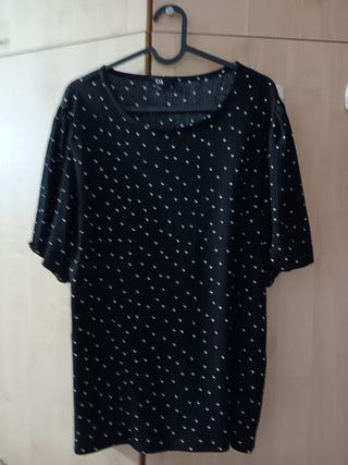 Blusas negra y negra con lunares