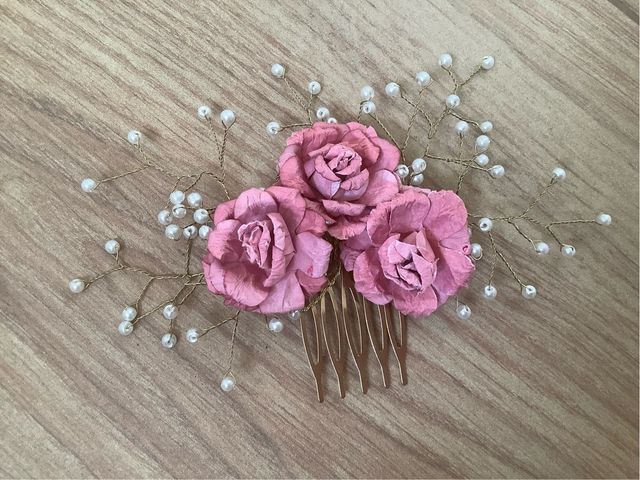 Peine flores rosa dorado
