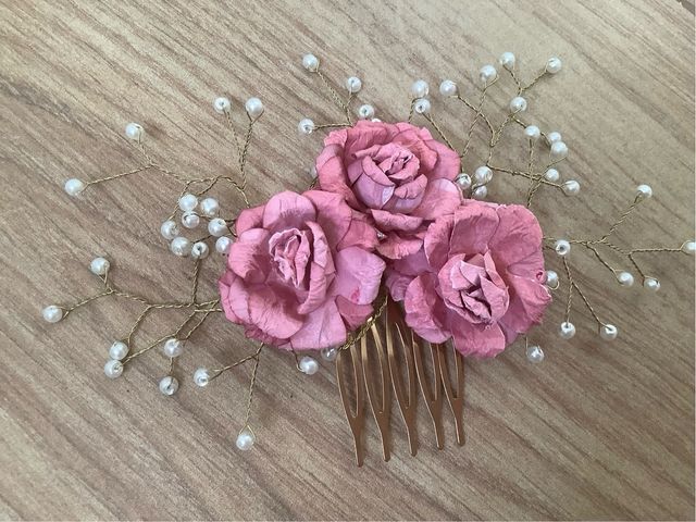 Peine flores rosa dorado