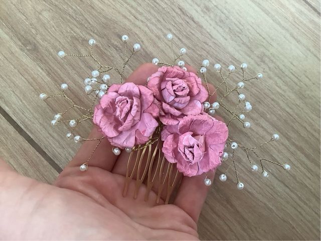 Peine flores rosa dorado