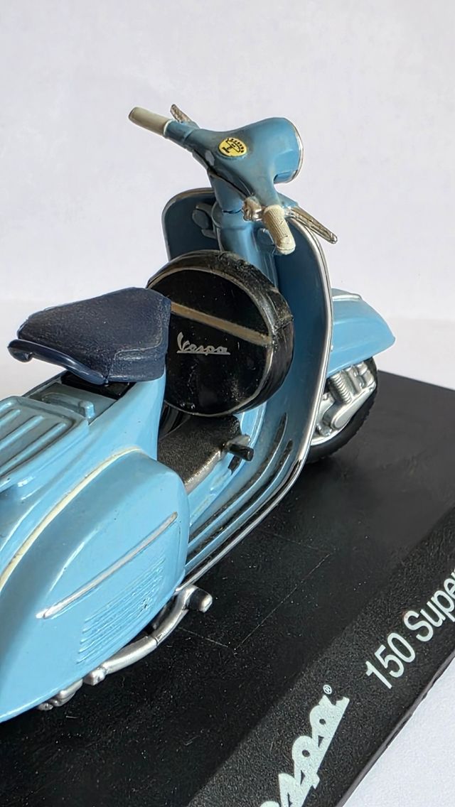 Vespa 150 Super (1965) 1:18