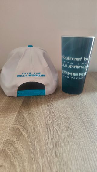 Gorra y vaso Backstreet boys comprados en LasVegas