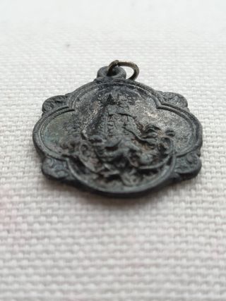 Medalla religiosa antigua