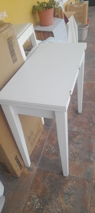 Mesa cocina y taburetes blancos