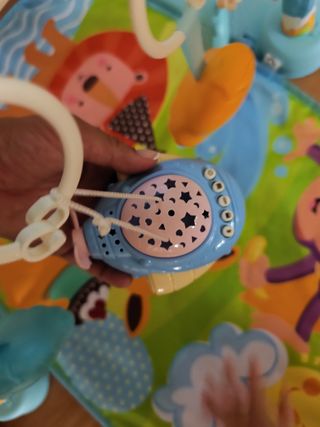 Alfombra proyector musical gimnasio bebé