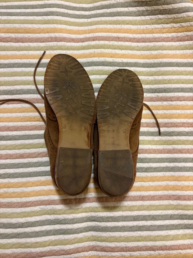 Sapatos calçado Guimarães Castanhos