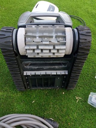 Zodiac robot limpiafondos piscina