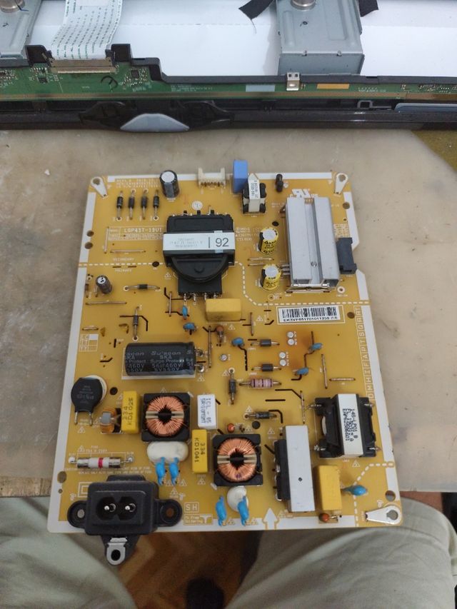 Placa LG EAX68304101
TV LG 43um7390plc