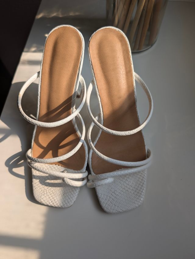 Sandalias tacón Shein blancas