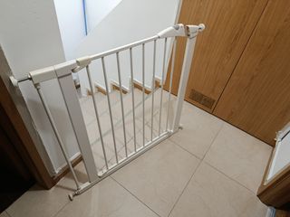 Valla de seguridad Munchkin escalera
