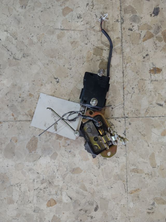 Cerradura puerta trasera Chevrolet Kalos