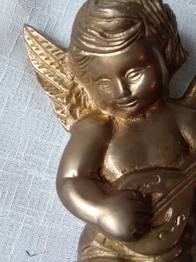 Angel musical dorado metal para pared 