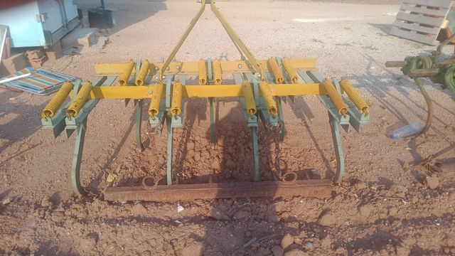 Cultivador de resortes