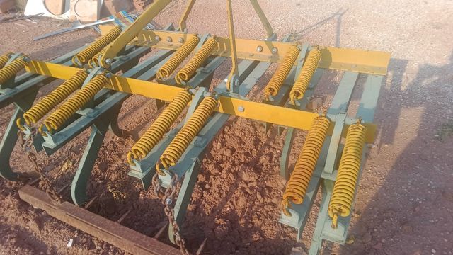 Cultivador de resortes