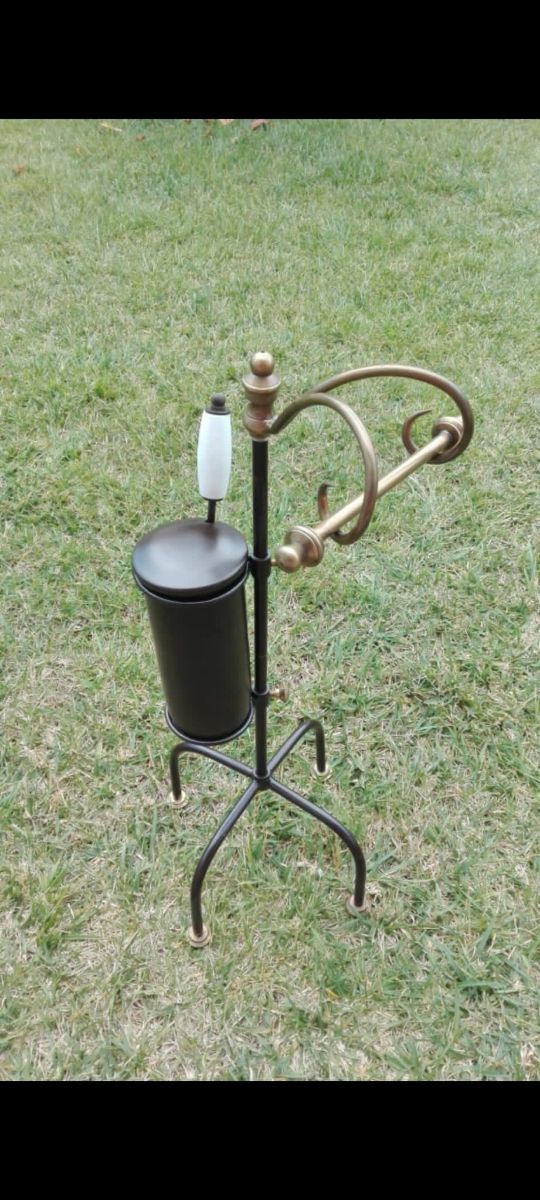 Portarrollos & escobillero baño