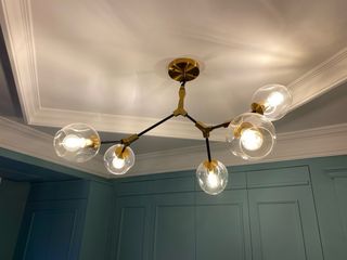 Lámpara Moderna 5 Luces -Dorada