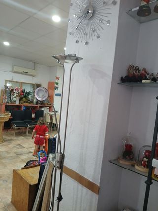 Lampara pie metalica plata