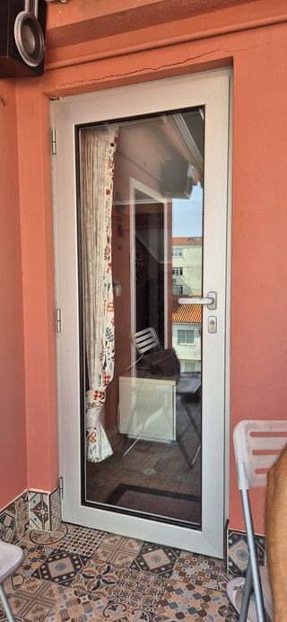 Puerta cristal Cortizo - cámara 1,5