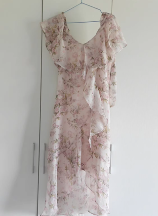 Vestido floral beige y rosa