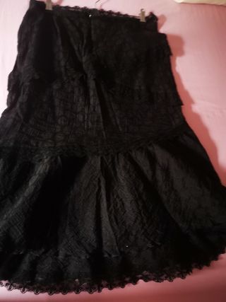 Falda negra encaje