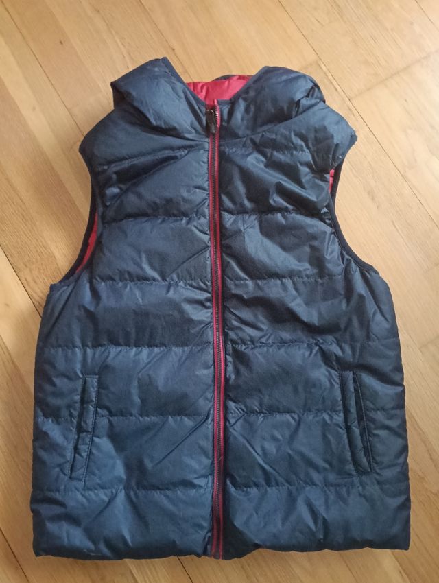 Chaleco reversible azul y rojo, talla 12-13
