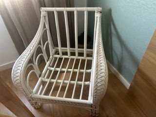Sillón mimbre blanco antiguo
