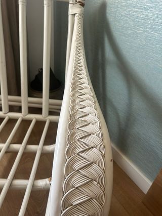 Sillón mimbre blanco antiguo