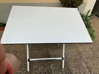 Mesa dibujo inclinable. 