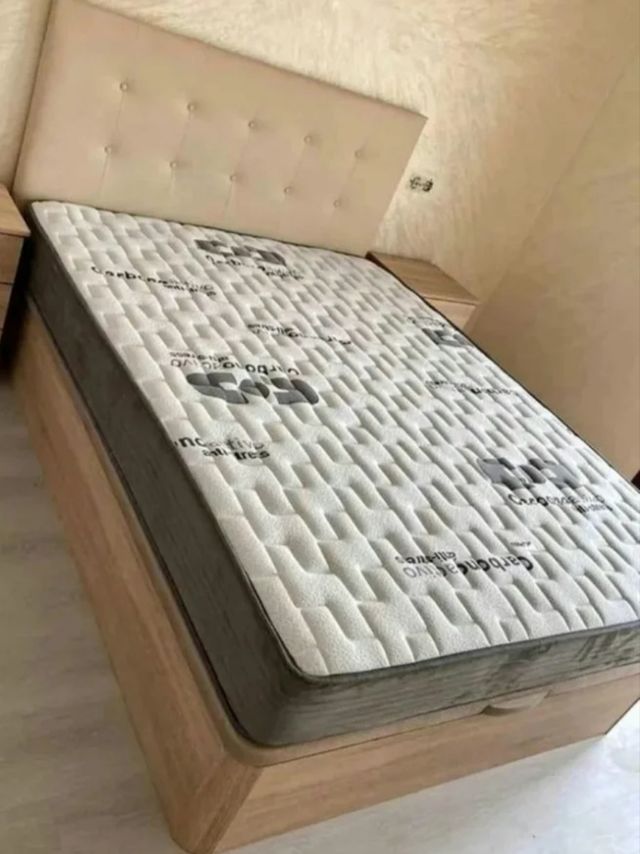 Canapè con materassi in liquidazione al 100%