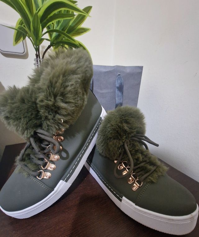 Zapatillas borreguillo - Verde oliva