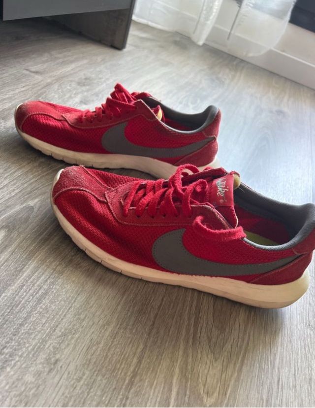Zapatillas Nike rojas 
