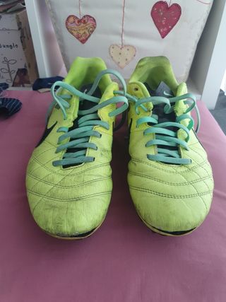 Botas fútbol niño Nike - Talla  40 
