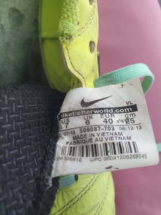 Botas fútbol niño Nike - Talla  40 