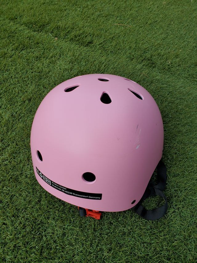 Casco patinaje niña rosa