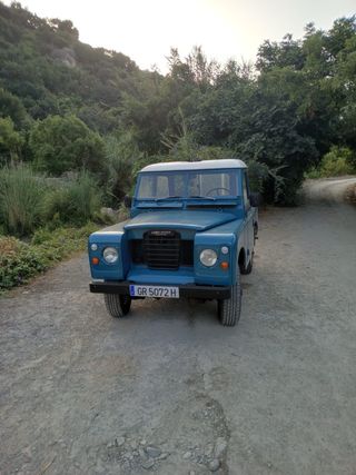 Land Rover Defender 1983