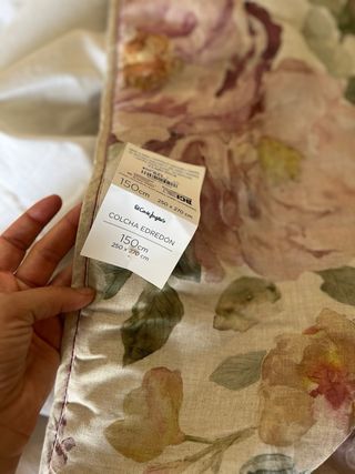 Colcha edredon cama de 150cm. 