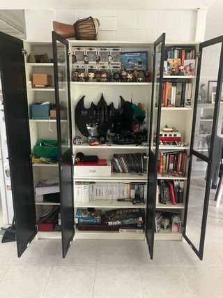 Librería Billy IKEA - Negra y Blanca