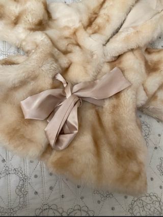 Pellicciotto bimba beige
