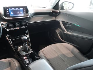 Peugeot 2008 Allure Pack 1.2 gasolina 100cv - 2021