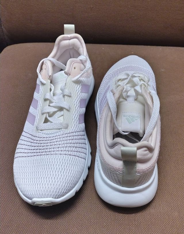 Zapatillas Adidas rosa y blancas